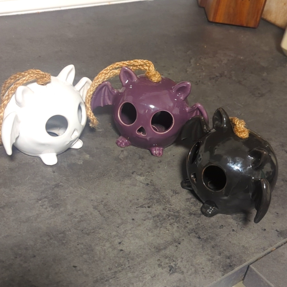 Ceramic Bats decor. Little candle/lanterns. Halloween